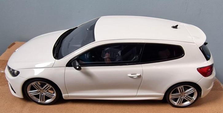 Volkswagen Scirocco 3 R Fase 1 Candy White OT1090, Hobby en Vrije tijd, Modelauto's | 1:18, Nieuw, Auto, OttOMobile, Ophalen of Verzenden