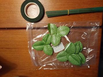 Bloemstelen bladeren en tape, nieuw, bloemen maken beschikbaar voor biedingen