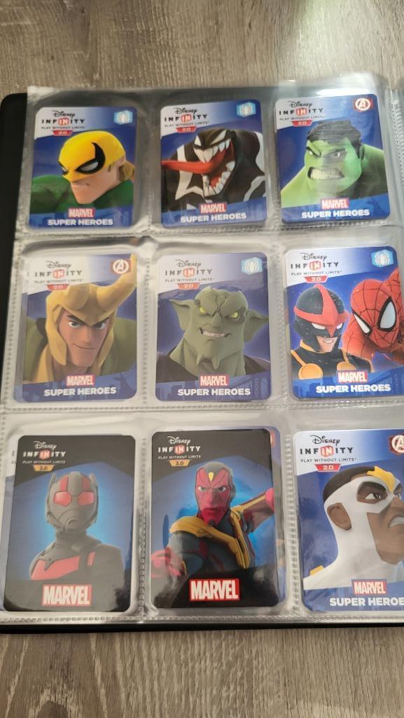 Xbox One Disney infinity 2.0 + alle Marvel figuurtjes, Spelcomputers en Games, Games | Xbox One, Zo goed als nieuw, Avontuur en Actie