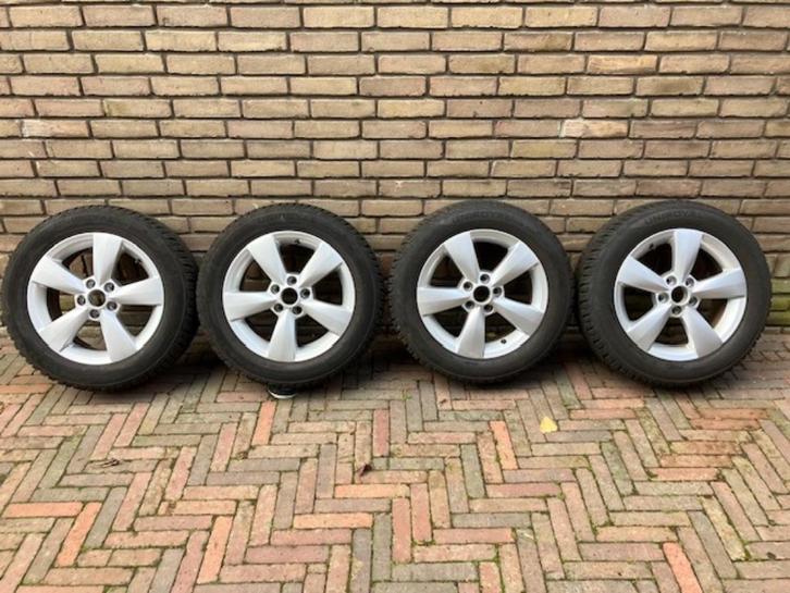 Te koop: set lichtmetalen velgen met winterbanden, Auto-onderdelen, Banden en Velgen, Banden en Velgen, Winterbanden, 15 inch