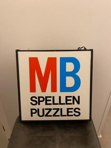 Unieke MB spellen Puzzels lichtbak reclame bord dubbelzijdig beschikbaar voor biedingen