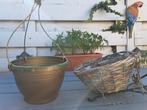 Hanging baskets  1 van riet en 1 kunstof incl.metalen haak, Ophalen, Kunststof, Gebruikt, Minder dan 60 cm
