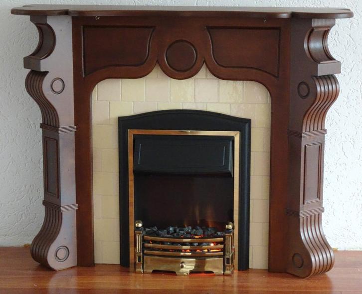 Klassieke Schouw met elektrische haard/ schoorsteenmantel., Huis en Inrichting, Haarden, Zo goed als nieuw, Elektrische haard