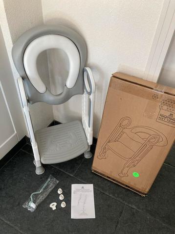 Wc verkleiner met trapje van Lifegoods beschikbaar voor biedingen