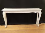 Side tablel gerestyled met krijtverf van het merk authentiqu