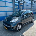 Peugeot 107 1.0 12V 5DR 2011 Grijs, Auto's, Voorwielaandrijving, 4 stoelen, 68 pk, Bedrijf