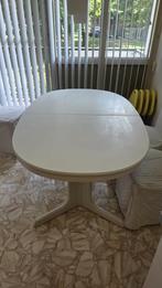 Massieve witte ovale eethoek van zeer goede kwaliteit hout., Huis en Inrichting, Ophalen, Gebruikt, 50 tot 100 cm, Vijf personen of meer