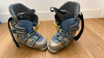 Ski’s, skischoenen, merk Salomon. Maat 39 beschikbaar voor biedingen