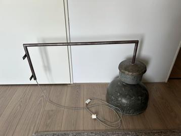 Mooie vintage metalen industriële hanglamp . beschikbaar voor biedingen