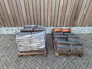 Partij Gebruikte Laumans Gevelpannen + Nokvorsten – Compleet beschikbaar voor biedingen