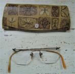 Aparte oude bril in koker In prima staat, Sieraden, Tassen en Uiterlijk, Zonnebrillen en Brillen | Heren, Ophalen of Verzenden