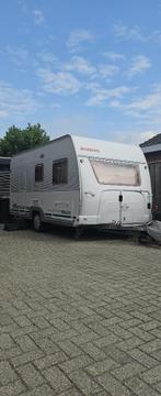 Caravan VAKANTIEKLAAR Dethleffs, Caravans en Kamperen, Caravans, Schokbreker, Vast bed, Treinzit, 750 - 1000 kg