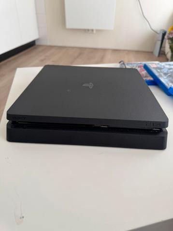 Playstation4 slim  beschikbaar voor biedingen
