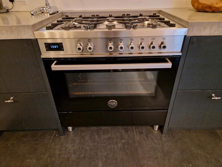 Bertazzoni FORNUIS 90cm met 6 pitten gasfornuis, Witgoed en Apparatuur, Fornuizen, Gebruikt, Vrijstaand, Gas, 5 kookzones of meer