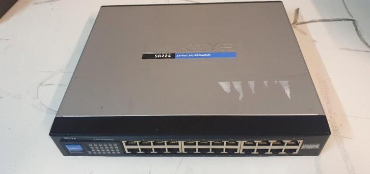 Linksys 24 poort 100Mbps switch SR224, Computers en Software, Netwerk switches, Ophalen of Verzenden