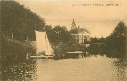 (386-166-031) Enkhuizen Vest met Koepoort, Verzamelen, Ansichtkaarten | Nederland, Noord-Holland, Verzenden
