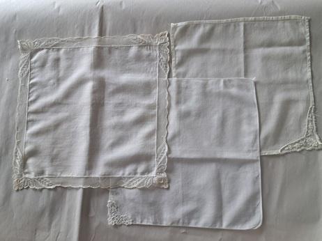 Zakdoekjes met kant wit set van 3 versch. brocante, Antiek en Kunst, Curiosa en Brocante, Ophalen