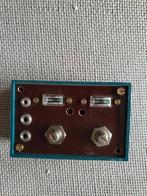 Elektronica onderdeel met vuemeters., Ophalen of Verzenden, Zo goed als nieuw
