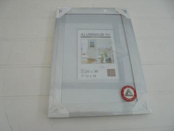 Aluminium lijstje nieuw 20 / 30 cm beschikbaar voor biedingen