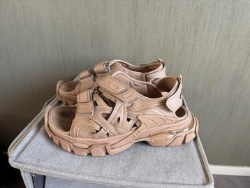 Balenciaga Sandalen Bruin Maat 40 beschikbaar voor biedingen