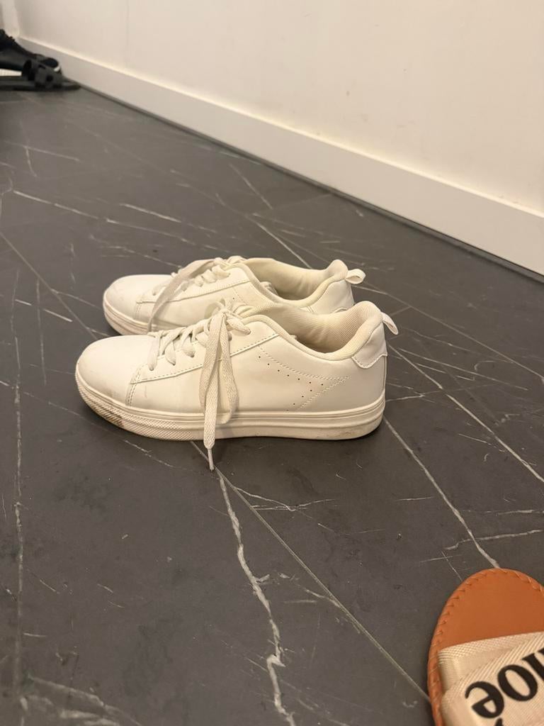 Witte sneakers - maat 38, Kleding | Dames, Schoenen, Ophalen of Verzenden, Gedragen, Wit, Sneakers of Gympen