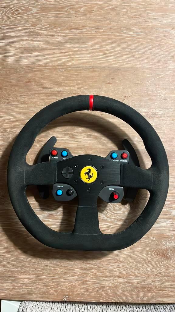 Theustmaster 599XXE Steering Wheel alcantara, Spelcomputers en Games, Spelcomputers | Xbox | Accessoires, Gebruikt, Xbox Original