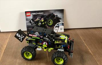 Lego Technic Monster Jam Grave Digger beschikbaar voor biedingen