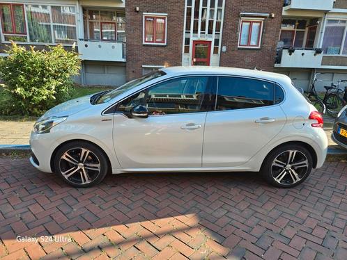 Peugeot 208 1.2 VTI 81KW/110PK 5-D 2017 Wit, Auto's, Peugeot, Particulier, ABS, Achteruitrijcamera, Airbags, Airconditioning, Android Auto