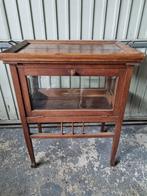 Antiek  theekastje, Ophalen