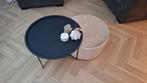 Zwarte salontafel met beige poef, Huis en Inrichting, Tafels | Salontafels, Ophalen, 50 tot 100 cm, Rond, 50 tot 100 cm