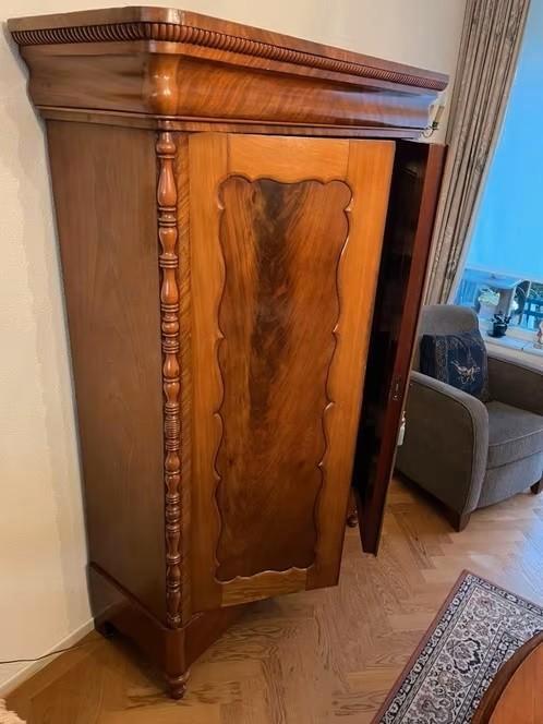 19e-eeuwse Hollandse mahonie Biedermeier meidenkast, Antiek en Kunst, Antiek | Meubels | Kasten, Ophalen