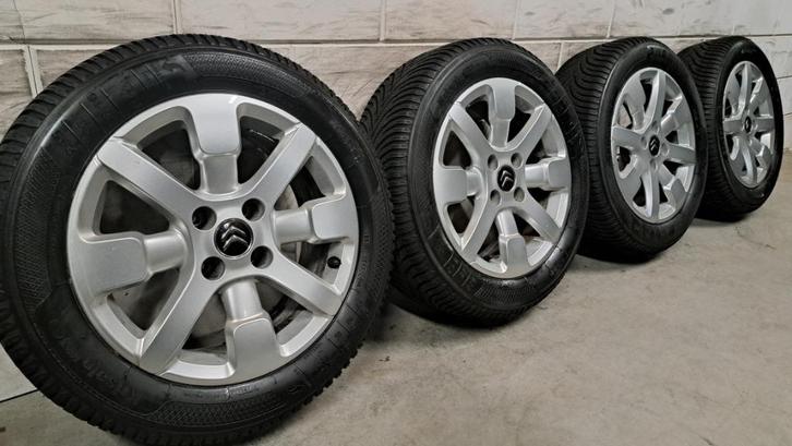 Winterbanden Citroen C4 Cactus C4 C3 Berlingo 2008 205/55/16, Auto-onderdelen, Banden en Velgen, Banden en Velgen, Winterbanden
