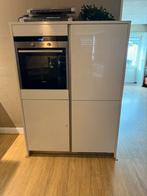 Keukenblok met oven en koelkast, Ophalen, Zo goed als nieuw, Wit, Hoogglans of Gelakt