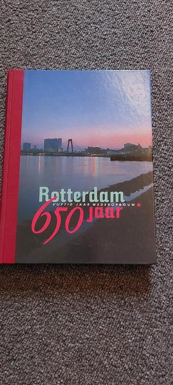 Verschillende Boeken over Rotterdam  beschikbaar voor biedingen