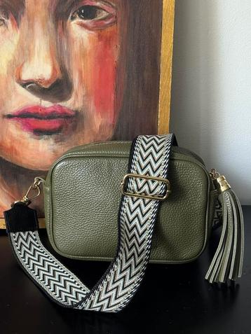 Italiaanse leren schoudertas – Olijfgroen / pistachegroen beschikbaar voor biedingen