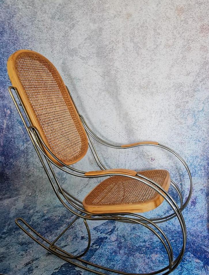 Vintage design schommelstoel Thonet stoel ? Mid Century, Antiek en Kunst, Antiek | Meubels | Stoelen en Banken, Ophalen