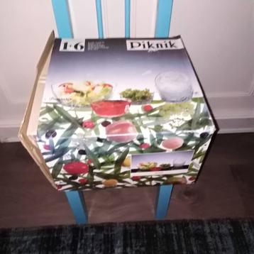 Salade schalen van glas in reliëf 7 delige set beschikbaar voor biedingen