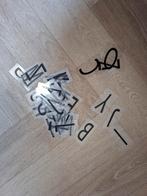Zwarte Plastic Letters - Creatief Project, Hobby en Vrije tijd, Stickers en Plaatjes, Ophalen, Gebruikt, Meerdere stickers