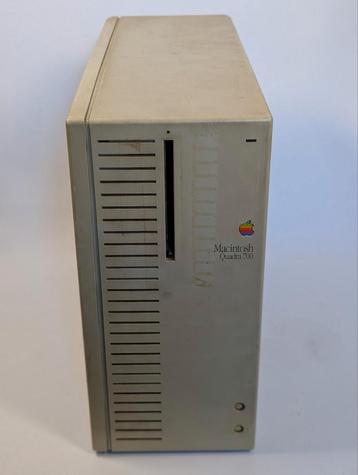 Apple Macintosh Quadra 700 – Model M5920 beschikbaar voor biedingen