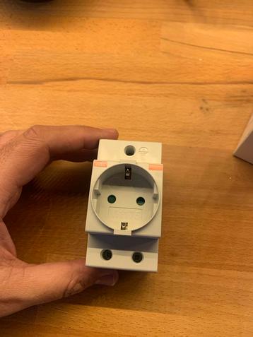 ABB Stopcontact TS16/8-12 ES (nieuw) beschikbaar voor biedingen