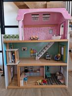 Houten Poppenhuis met Bel & Poppetjes, Kinderen en Baby's, Speelgoed | Poppenhuizen, Ophalen, Zo goed als nieuw, Poppenhuis