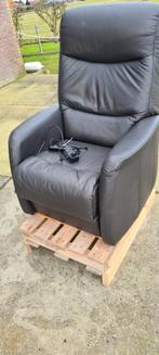 relax fauteuil, Huis en Inrichting, Kleur is mocca, Leer, Zo goed als nieuw, Ophalen