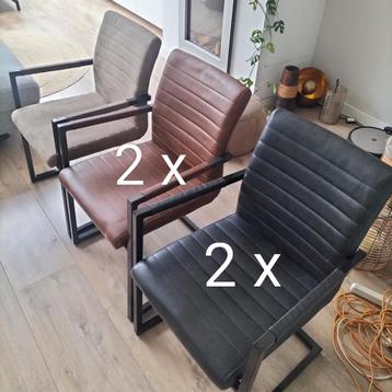 5 x WOOOD BAS Eetkamer stoelen beschikbaar voor biedingen