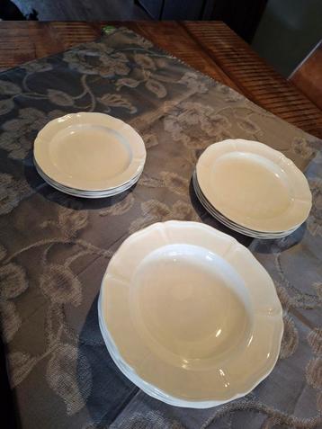 Wedgwood Queens Plain Borden Set (21 stuks) beschikbaar voor biedingen