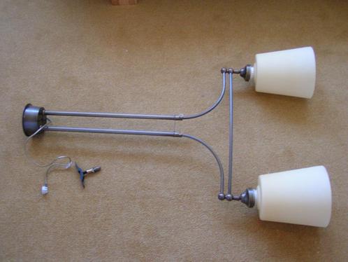Plafondlamp 2 glazen kappen (mat) met GRATIS 2 Ledlampen, Huis en Inrichting, Lampen | Plafondlampen, Gebruikt, Glas, Metaal, Overige materialen