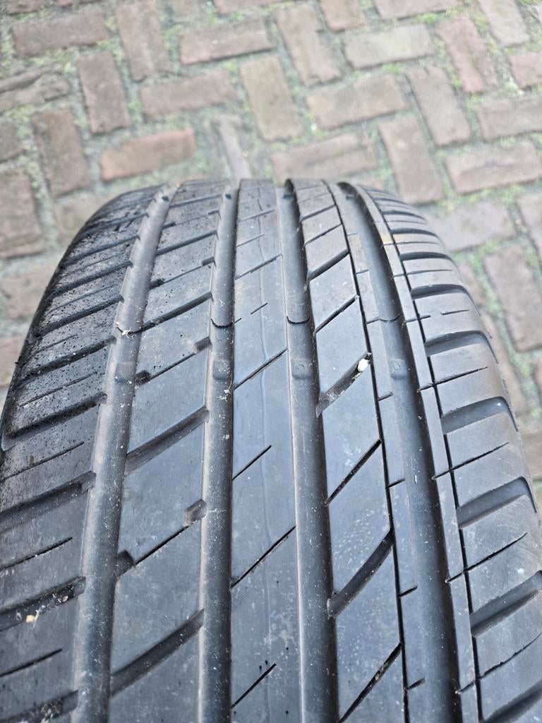 Tyfoon Succesor 225 45 18 5,5mm zomerband, Auto-onderdelen, Banden en Velgen, 18 inch, Ophalen of Verzenden, Band(en), Zomerbanden