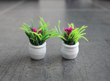 Plant in pot met bloemen miniatuur nieuw 1:12 Paars beschikbaar voor biedingen