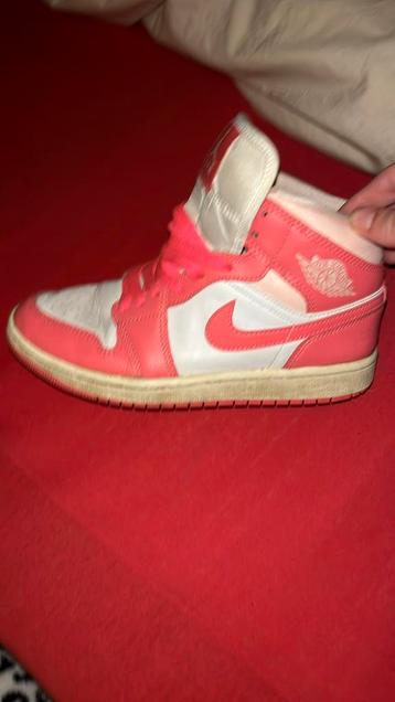 Nike jordan maat 36,5 beschikbaar voor biedingen