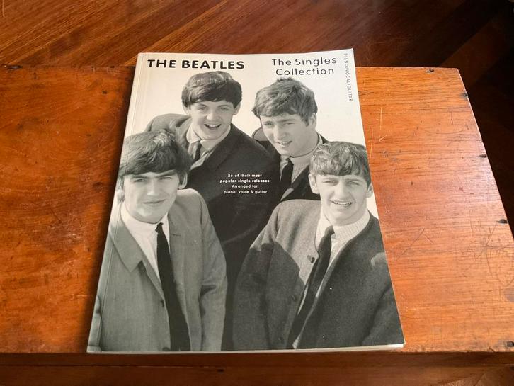 The Singles Collection, Piano/Vocal/Guitar , The Beatles, Muziek en Instrumenten, Bladmuziek, Ophalen of Verzenden