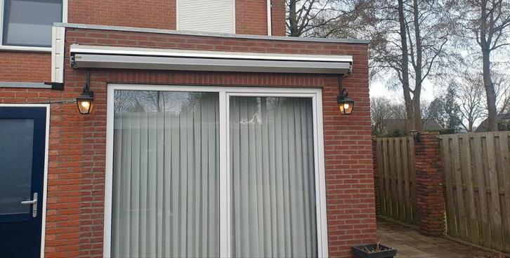 Elektrisch zonnescherm 3.30m breed, uitval 2.7-3m, Tuin en Terras, Zonneschermen, Gebruikt, Knikarmscherm, 150 tot 300 cm, 250 cm tot 450 cm